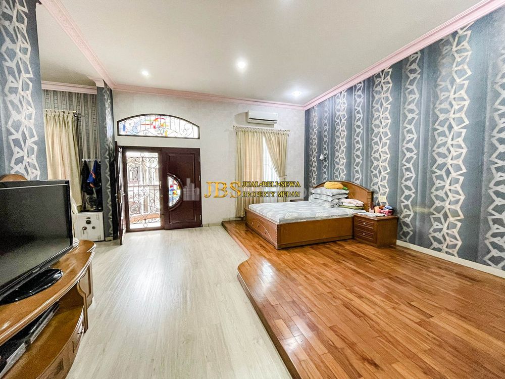 Jual Rumah 2,5 Tingkat di Komplek Taman Anggrek Jalan T. Amir Hamzah Medan