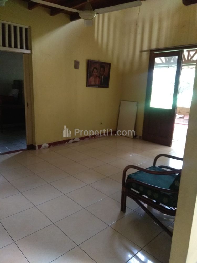 Jual Rumah Super Strategis di Area Cirendeu Tangerang Selatan, 800 meter ke Jalan Raya Utama