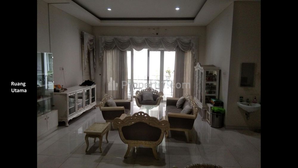 Jual Rumah Siap Huni SHM di Kramat Jati Jakarta Timur - 7 Bedroom, 5 Bathroom
