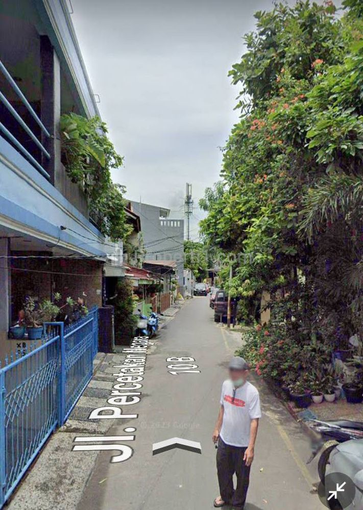 Jalan depan rumah arah kanan