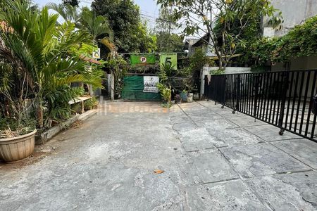 Dijual Rumah Lama 2 Lantai, Lokasi Strategis di Bangka, Mampang Prapatan, Jakarta Selatan