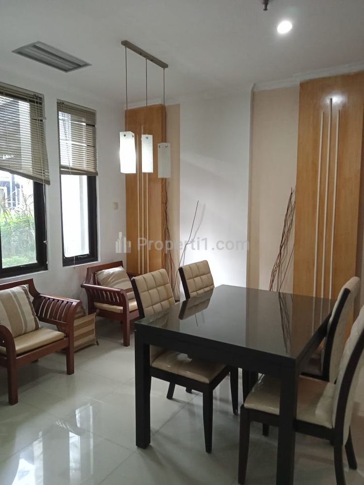 Disewakan Apartemen 2+1 BEDROOMS Full Furnished – COSMO PARK THAMRIN (CBD AREA) Jakarta Pusat