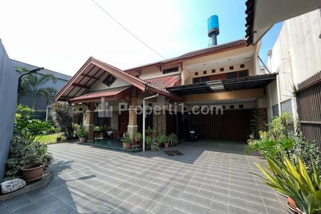 Dijual Rumah 2 Lantai, Halaman Depan - Belakang Luas, Full Furnish di Jl. Kemang Sari, Jatimakmur, Pondok Gede, Bekasi