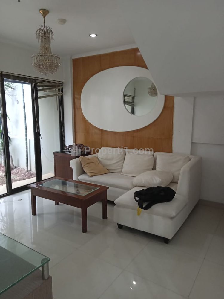 Disewakan Apartemen 2+1 BEDROOMS Full Furnished – COSMO PARK THAMRIN (CBD AREA) Jakarta Pusat