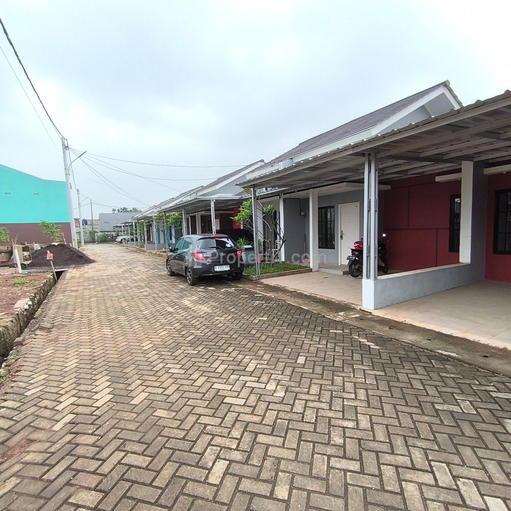 Dijual Rumah Strategis + Kolam Renang di Cimuning Mustika Jaya Bekasi