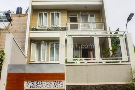 Jual Rumah Serasa Villa View Kota Bandung dengan Kolam Renang Air Hangat di Bojong Koneng Bandung