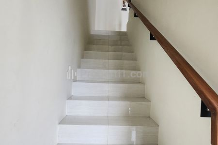 Dijual Rumah Citraland GWalk Area Modern 2 Lantai di Graha Natura Dekat Pakuwon Mall Surabaya