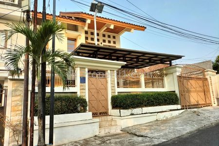 Jual Rumah Mewah SHM di Jalan Yado Jakarta Selatan