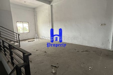 DIJUAL CEPAT!! Ruko 3,5 Tingkat di Jalan Pasar 3 - Krakatau, Medan