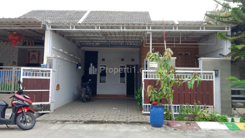 Dijual Rumah Murah Over Credit 80 Juta (Nego) di Perumahan Grand Mahkota Bekasi, Dekat Sumarecon Crown Gading dan Kota Harapan Indah Bekasi