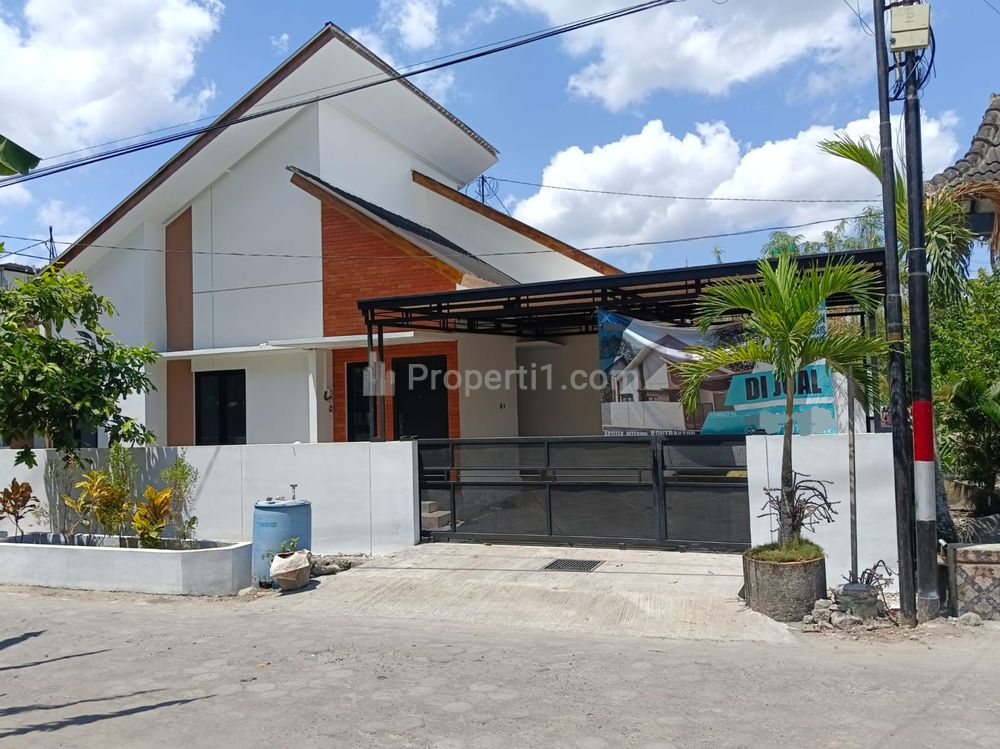 Dijual Rumah Baru Minimalis Tanah Luas di Banyuraden Jl. Godean Km 4 Yogyakarta