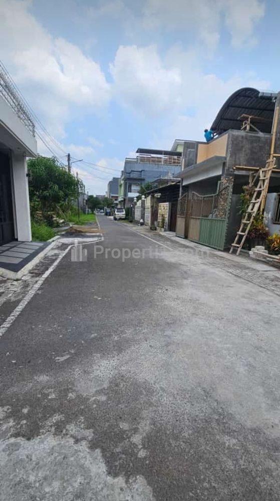 Dijual Tanah Luas 300m2 di Bunga-bunga Dekat Dewandaru Suhat Malang