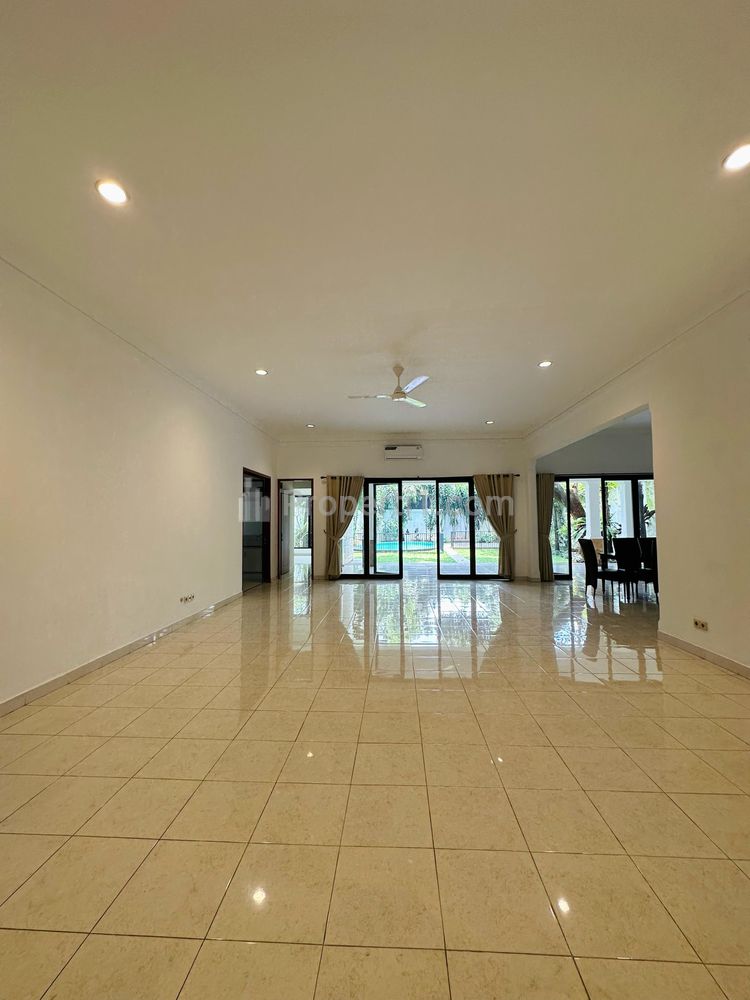 [FOR RENT] SINGLE HOUSE at KEMANG DALAM