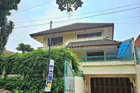 Dijual Rumah Pondok Indah Lokasi Bagus, Ada Kolam Renang, Lokasi Bagus