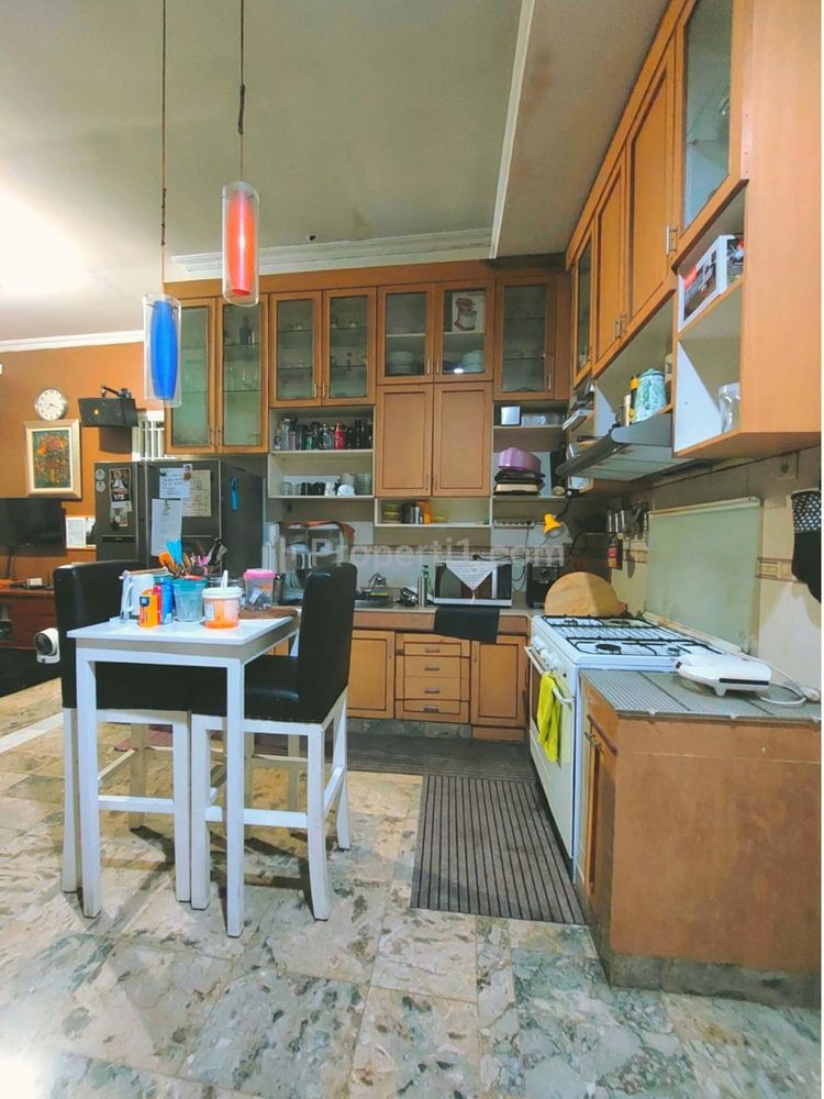 Dijual Cepat Rumah Asri dengan Paviliun Terpisah di Kalimalang Bekasi
