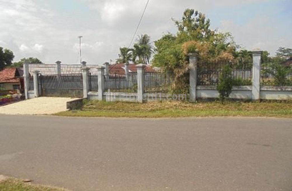 Dijual Rumah 2 Lantai di Kota Baru, Jambi