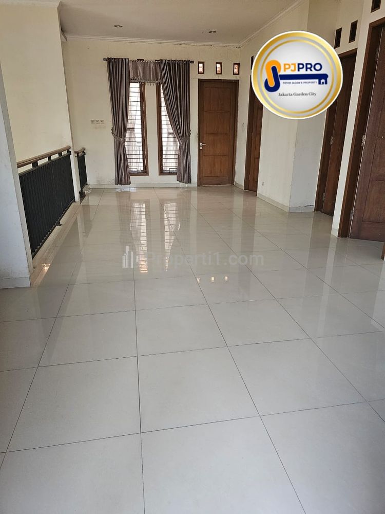 Dijual Rumah Cantik di Daerah Metland Menteng, Jakarta Timur