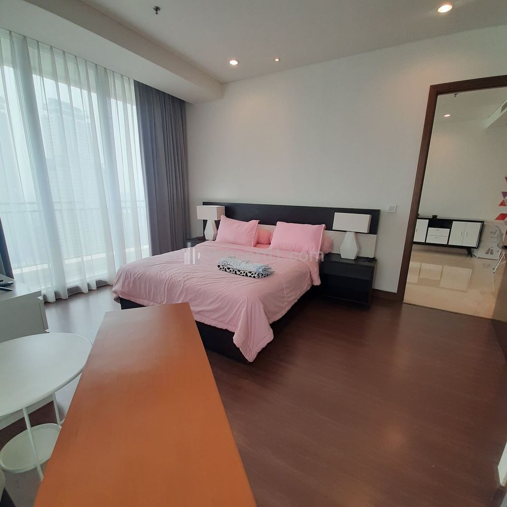 Sewa Apartemen Pakubuwono House Tipe 4+1 BR Full Modern Furnished - Strategic Location in South Jakarta