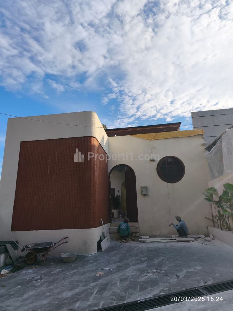 Dijual Villa Modern Tropis di Jogja Utara
