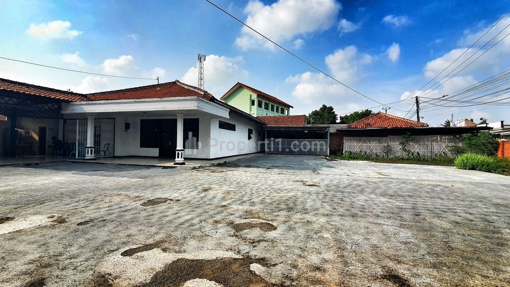 Dijual Tanah dan Rumah di Babelan, Bekasi - Luas Tanah 1.635m2, Luas Bangunan 255 m2