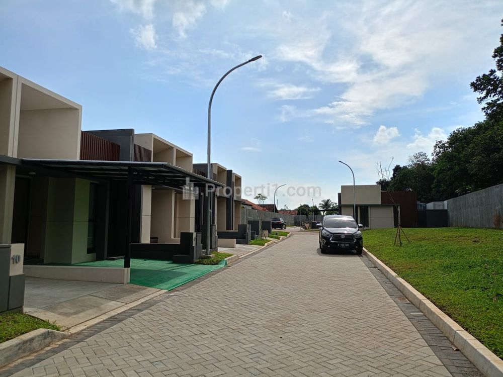 Rumah Hadap Utara dan Taman