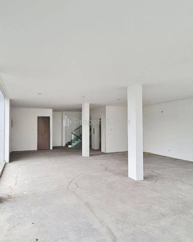 Dijual Ruko Brand New Area Bisnis di Jalan Raya Kebon Jeruk, Jakarta Barat