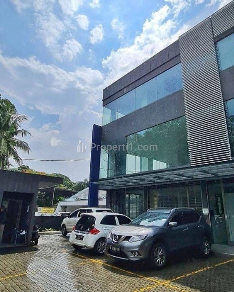 Dijual Ruko Brand New Area Bisnis di Jalan Raya Kebon Jeruk, Jakarta Barat