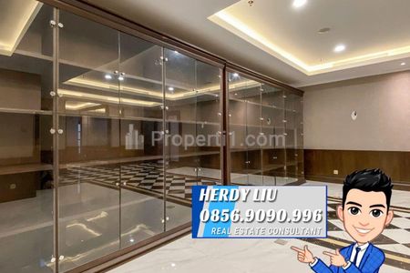 Dijual Cepat Office District 8 SCBD - Luas 284 Sqm - Semi Furnished di Jakarta Selatan
