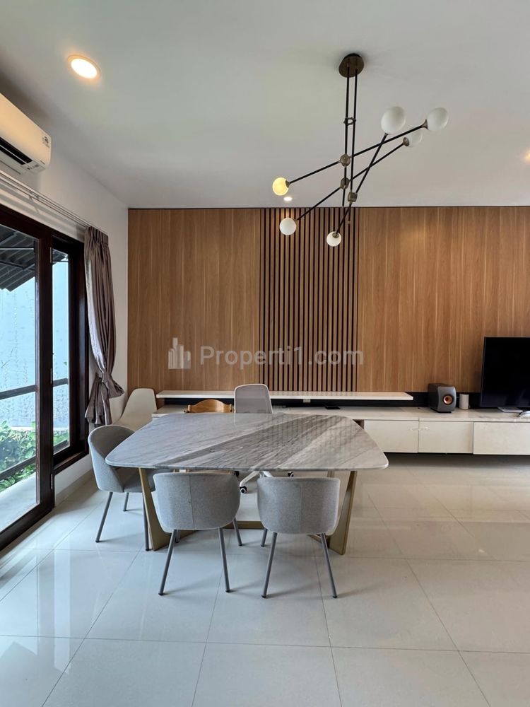 Jual Rumah didalam Komplek di Kebayoran Lama Jakarta Selatan - 3 Kamar Tidur SHM