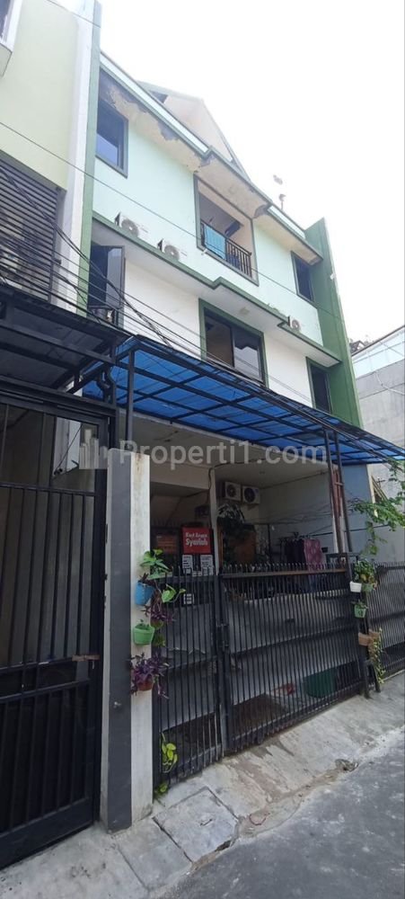 Dijual Rumah Include Kostan 14 Kamar Full Furnished Full Terisi di Benhil Tanah Abang Jakarta Pusat