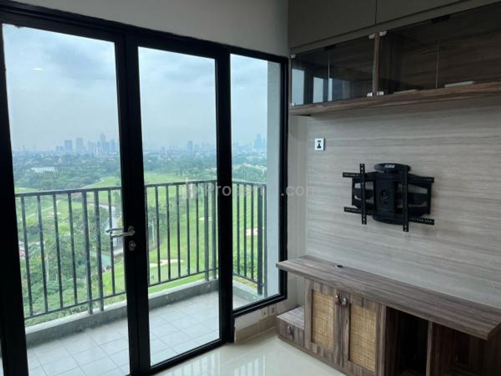 Disewakan Apartemen Hamptons Park - 3+1 BR Semi Furnished dan Murah