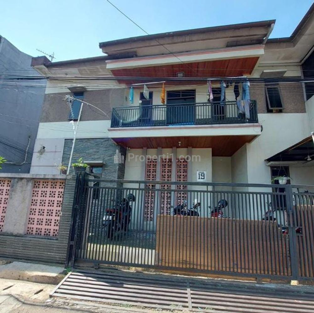 Dijual Rumah 2 Lantai di Jalan Emung, Kota Bandung