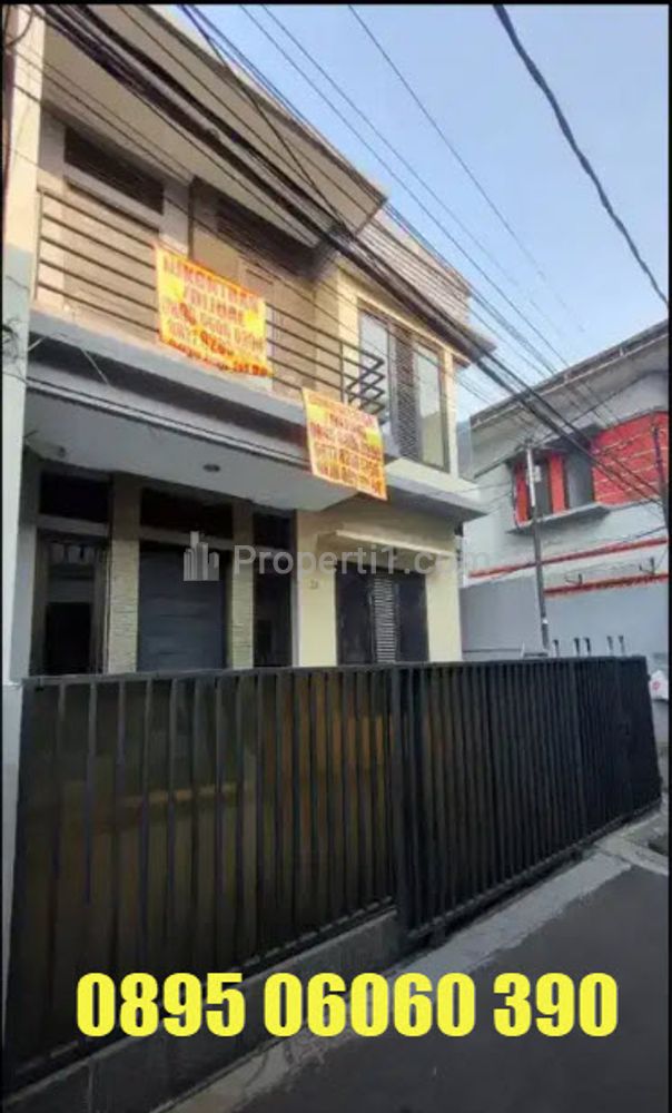 Disewakan Rumah Tanjung Duren Jakarta Barat, Posisi Hook 3 Lantai & Luas