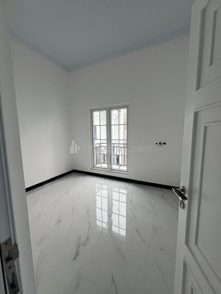 Jual Rumah 2 Lantai di Zeins Adhiasta Cibubur, Jakarta Timur