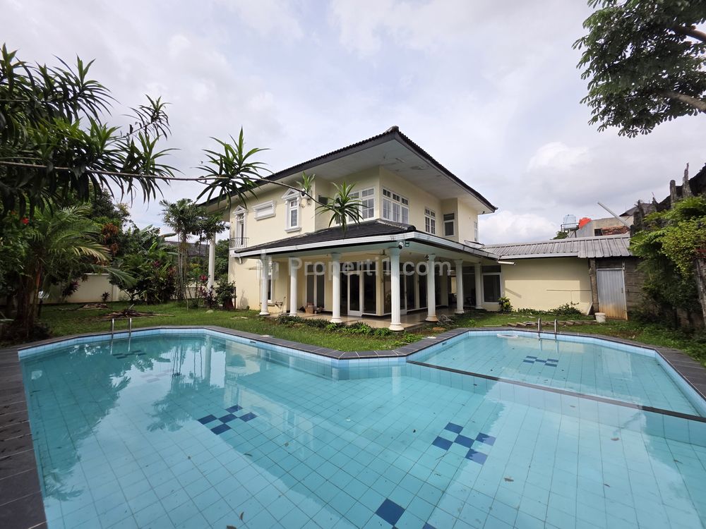 Kolam Berenang