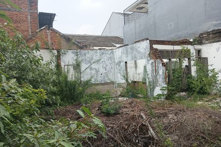 Dijual Tanah 300 m2 an Selangkah ke Stasiun Cawang Cocok untuk Buat Rumah Kostan di Tebet Timur, Jakarta Selatan