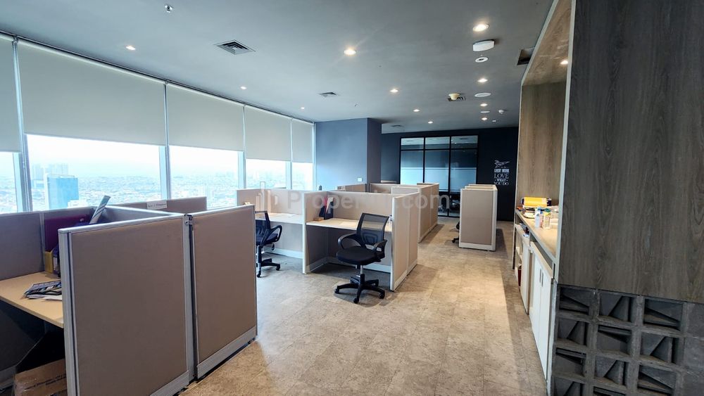 Disewakan Ruang Kantor Soho Capital Podomoro City, Tanjung Duren, Semi Furnish Luas 321,67m2