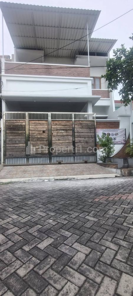 Dijual Rumah 2 Lantai Minimalis di Baratajaya, Surabaya