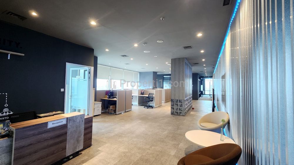 Disewakan Ruang Kantor Soho Capital Podomoro City, Tanjung Duren, Semi Furnish Luas 321,67m2