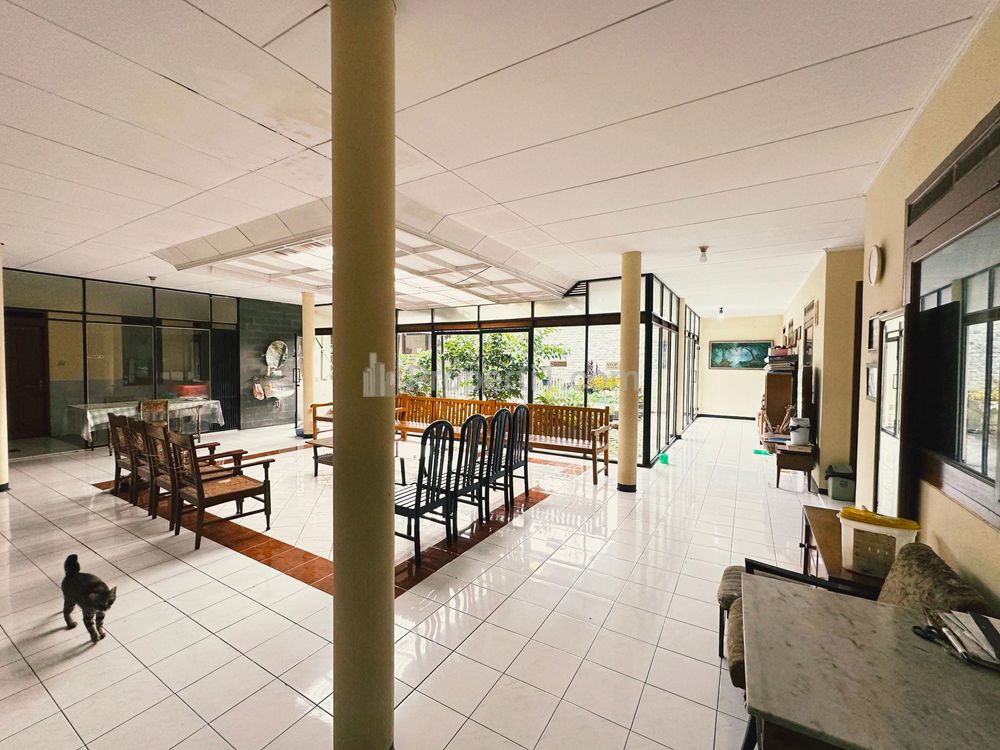 Dijual Rumah 2 Lantai di Jalan Sukahaji, Kota Bandung