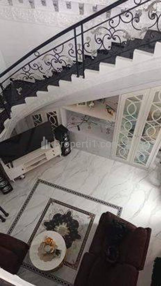 Dijual Rumah 3 Lantai di Ciwidey Bandung