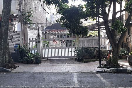 Jual Rumah Hitung Tanah Super Strategis untuk Komersial di Jl. Ir. H. Juanda Dago Bandung