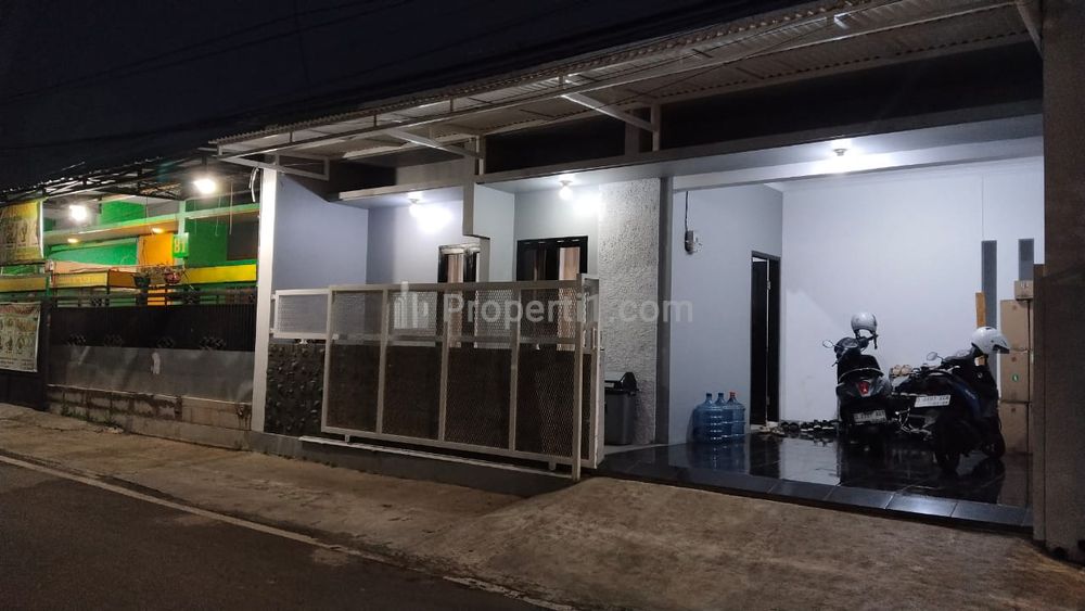 Jual Cepat Rumah Pinggir Jalan Raya Harga di Bawah Pasaran Cocok untuk Usaha di Cipageran Cimahi