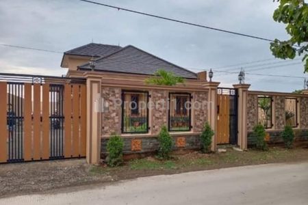Dijual Rumah Luas Pinggir Jalan di Langensari, Majalaya, Bandung – Cocok untuk Hunian & Usaha!