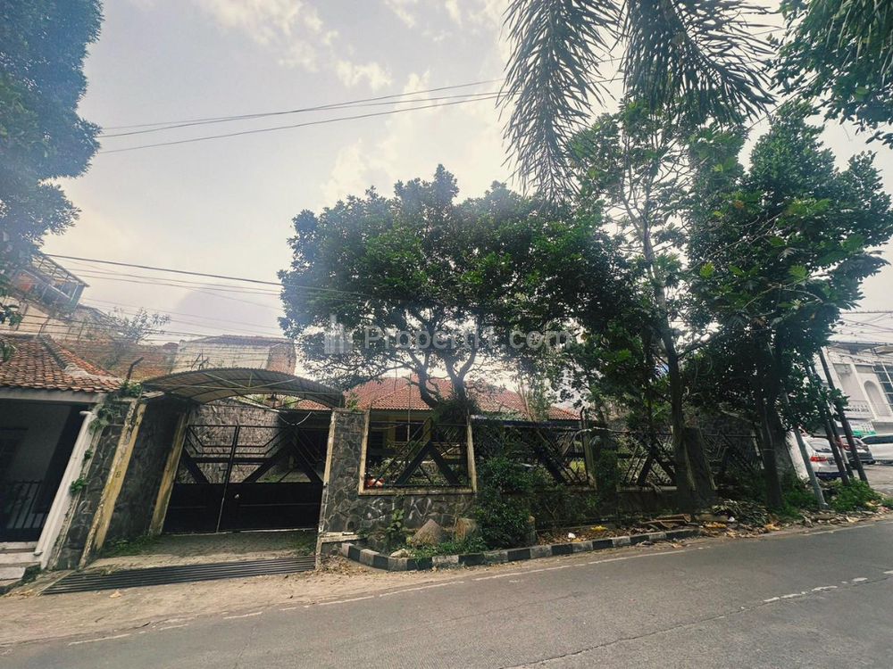 Dijual Rumah 2 Lantai di Jalan Sukahaji, Kota Bandung