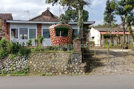 Dijual Rumah 1,5 Lantai di Raya Sajen, Pacet, Kabupaten Mojokerto
