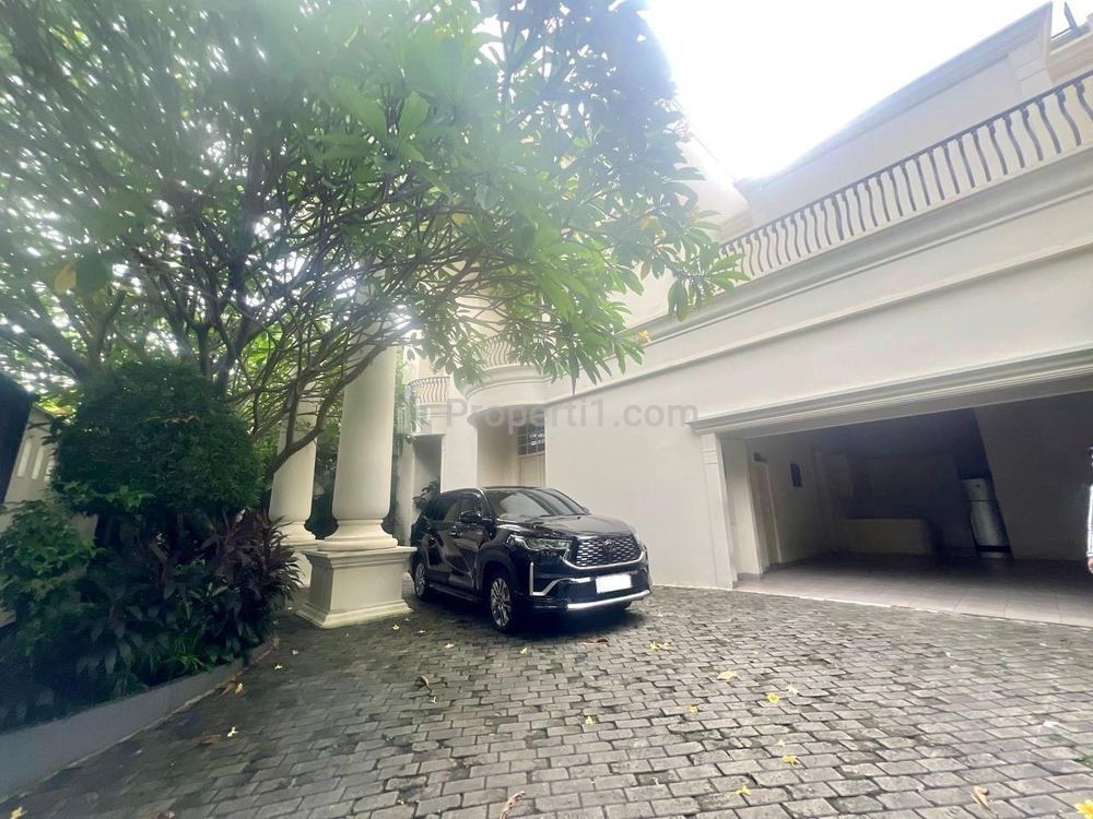 Sewa Rumah Mewah 2 Lantai Siap Huni di Kemang Jakarta Selatan
