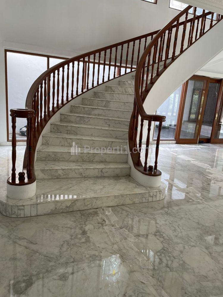 Jual Rumah Besar Megah Murah Hitung Tanah, Luas 1300 m2 di Area Kemang Dalam, Bebas Banjir, Dekat Ampera, Simatupang, Pasar Minggu, Jakarta Selatan