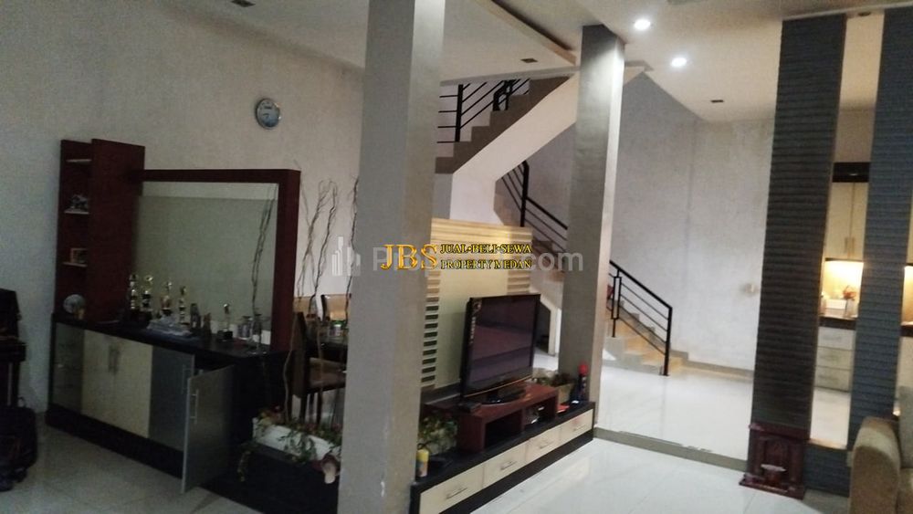 Dijual Rumah 2,5 Tingkat Furnish Komplek Cemara Asri Jalan Orchard - Medan