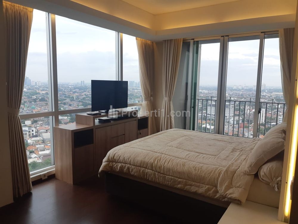 Disewakan Apartemen Kemang Village Tower Empire Jakarta Selatan – 3 BR Fully Furnished